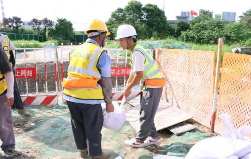 天宇配资 中铁上海工程局五号街沟改造项目部开展防汛应急演练